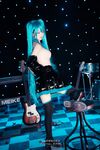 萌新推特00後露臉網紅美少女▌白莉愛吃巧克力▌Cos初音未來 香艷酥乳粉嫩白虎演唱會 精美私拍