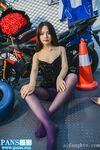 明星氣質PANS人氣女神反差小姐姐【李沫】露逼露奶大膽私拍【機車女郎】攝影師說你奶頭露出來了