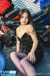 明星氣質PANS人氣女神反差小姐姐【李沫】露逼露奶大膽私拍【機車女郎】攝影師說你奶頭露出來了