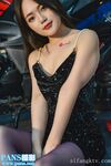 明星氣質PANS人氣女神反差小姐姐【李沫】露逼露奶大膽私拍【機車女郎】攝影師說你奶頭露出來了